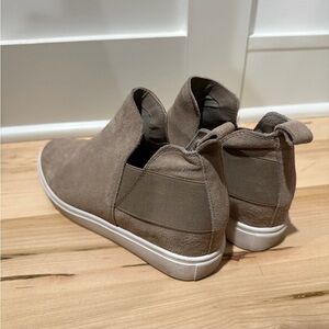 Steve Madden Taupe Ankle Booties